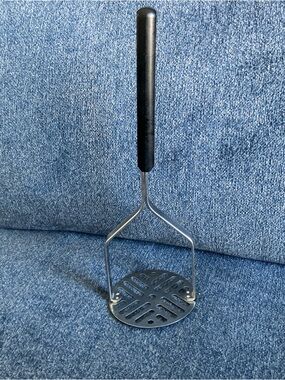 VINTAGE EKCO FORGE STAINLESS STEEL POTATO MASHER 9.5 INCHES LONG Made in USA